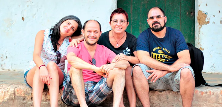 caldeirao de agua no deserto