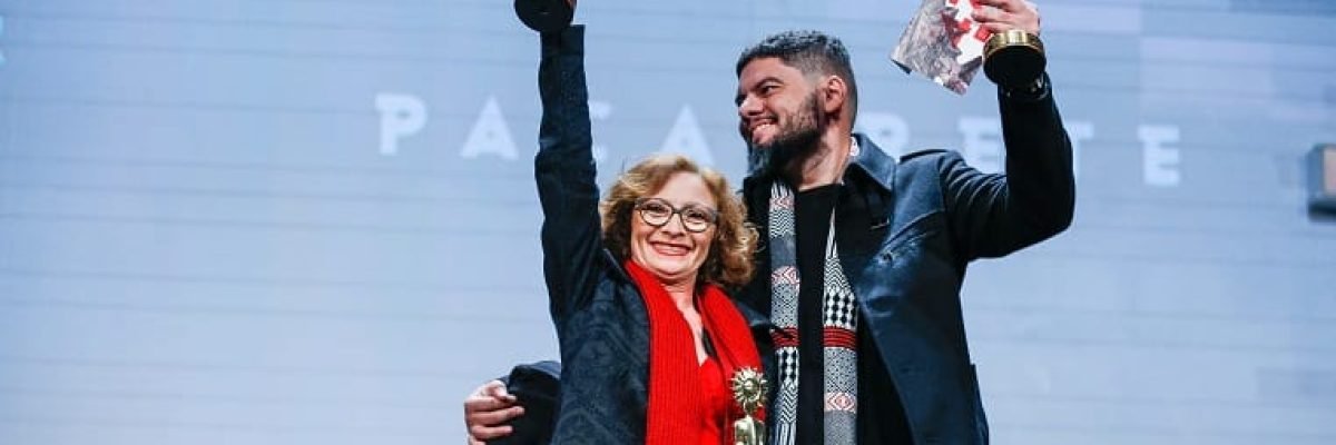 Gramado, RS - 24/08/2019 - 47º Festival de Cinema de Gramado - Longas Brasileiros - Melhor filme do Júri Popular: "Pacarrete", do diretor Allan Deberton entregue pelo ator Jean Pierre - Foto: Edison Vara/Agência Pressphoto